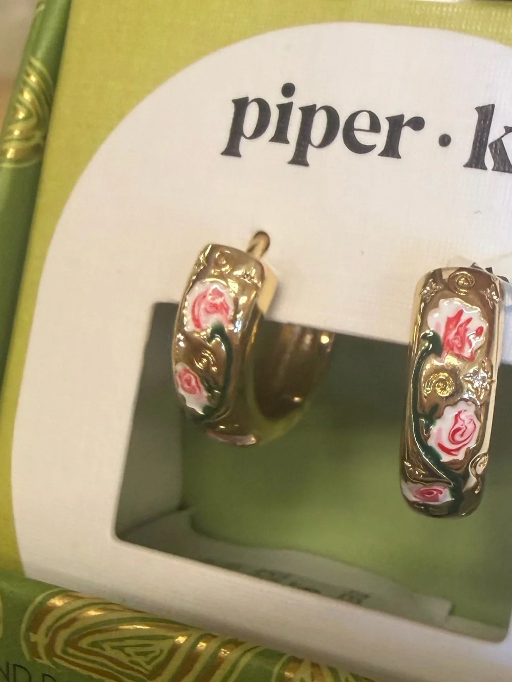 NWT ⚜️🌺⚜️ Piper K Hand Painted Gold Toned Floral Mini Hoops with CZ